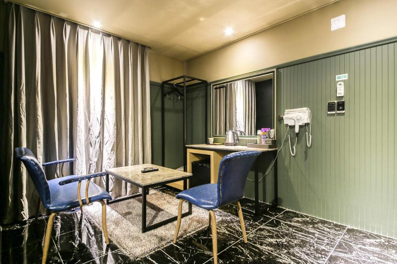 Docking Hotel Gimpo ภายนอก รูปภาพ